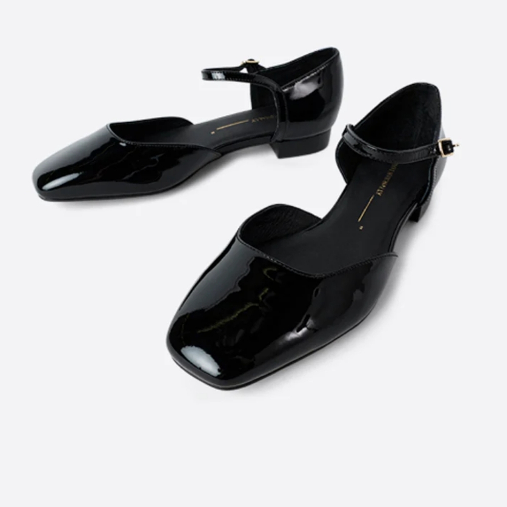 Intentionally blank ELIZABETH BLACK SOLE MARY JANE